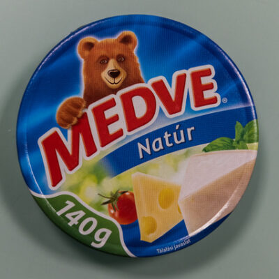 Medve natúr kenhető, zsíros ömlesztett sajt 8 x 17,5 g (140 g)